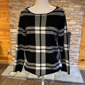 Chelsea & Theodore | long sleeve pleaded top